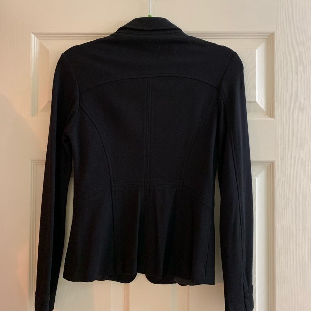 Beautiful & versatile blazer - Picture 2 of 2